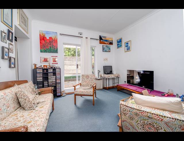 5 BEDROOM HOUSE FOR SALE IN FONTAINEBLEAU
